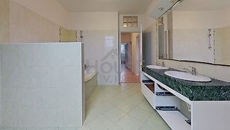 Bathroom (10)