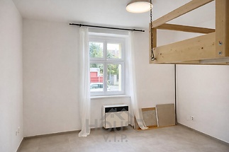 D64E562A-7B87-42DC-8FDC-1C0AB001F773