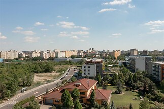 Rozsáhlý nebytový prostor se zázemím, zahradou a terasou v klidné části Chodova