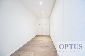 52-hallway1.jpg