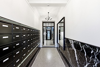 jeseniova-001-jeseniova-93-social-2048px-2c8304