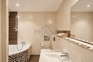 EEDCD709-27E0-48CB-A19A-515925DAC478