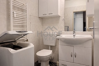 75779AD1-BEB9-4391-ABC5-8EB5AB3BC7A4