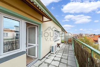 E0945B62-ED4E-4C15-AE62-753335176AFC