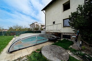 Bazén náležející k bytu