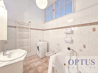 bathroomc.jpg