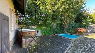 bazén a jaccuzi