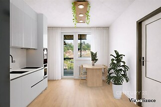 Světlá kuchyň s parketovou podlahou, moderní bílou linkou a velkými okny na terasu, která poskytují dostatek přirozeného světla.