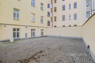 Dvůr domu jiho-západ