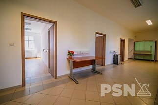 Kanceláře 20m2 až 120m2 s možností parkování v centru Hradce Králové