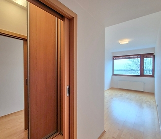 bedroom3c.jpg