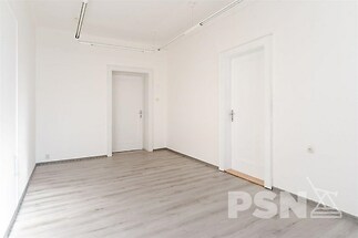 Kanceláře nedaleko centra a vlakového nádraží