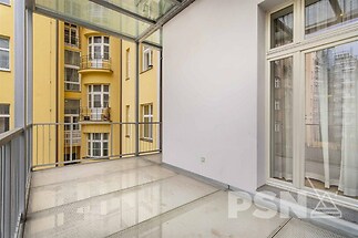 Krásný byt s terasou u Jiřího z Poděbrad