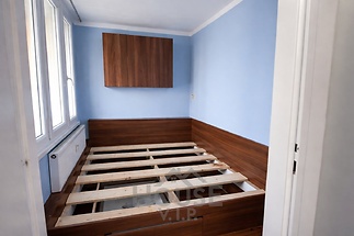 F9AA4E83-1986-4EB4-9352-DFD82EAF1D7E