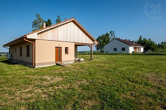 RD2 Dobšice pohled od obecní komunikace