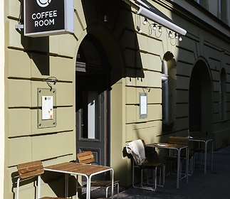 belehradska-29-030-coffee-room-social-2048px-5333a2