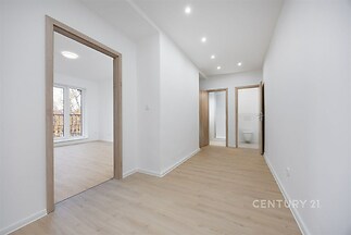 Centrální chodba s přípravou ne vestavěnou skříň