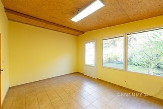 Pracovna za garáží