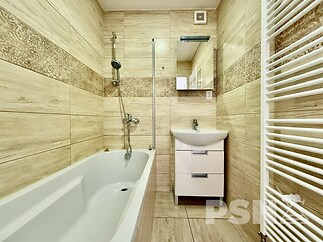 Pronájem nebytového prostoru 93,7 m2