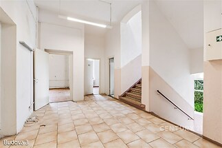 B3