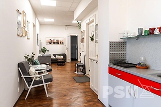 Kanceláře nedaleko centra a vlakového nádraží