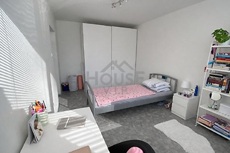 6D52F708-21A0-496C-B413-2AF1614B7F87