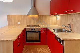 E677AFE0-44A0-4AD2-B37A-0C61B475353F