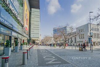 OC Nový Smíchov (500 m)