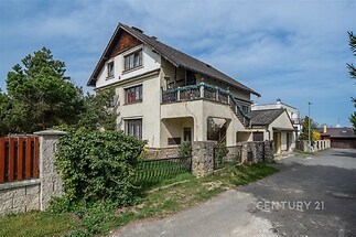 Pohled na dům z ulice