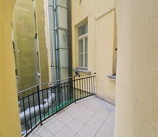 vlastní Balkón