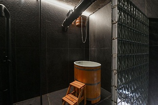 Komerční prostory s terasou o celkové ploše 95,8 m² ve 3