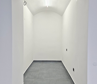 roomf.jpg
