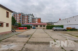 Kancelář s možností parkování