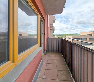 balconyb.jpg