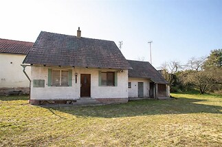 Pohled na dům č.2 (částečně AI)