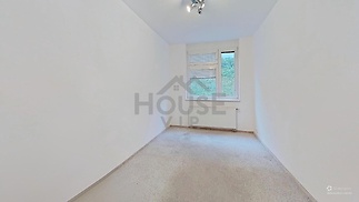 9-Jerabinova-Bedroom-Defurnished 1