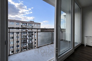 DC0B81F3-0EB2-4022-8276-C147A144CAB9