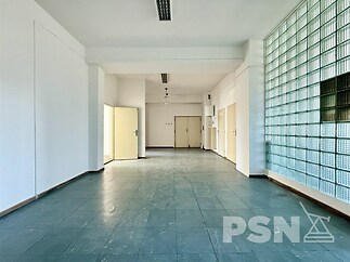 Kanceláře s možností parkování