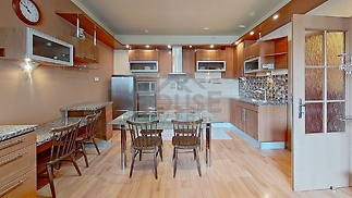 48487-Vysocanska-Kitchen