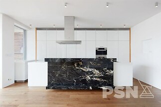 Mezonetový byt se střesní terasou