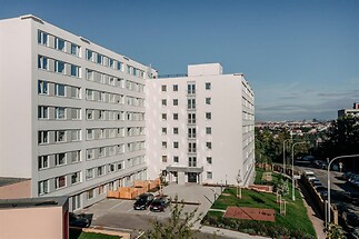 Rozsáhlý nebytový prostor se zázemím, zahradou a terasou v klidné části Chodova