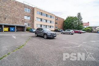 Kanceláře různých velikostí v Hradci Králové s parkováním