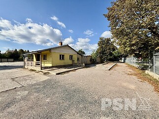Uzavřený komerční areál k pronájmu