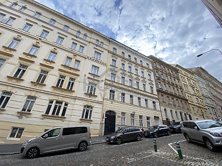 Dům