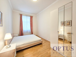 bedroom1a.jpg