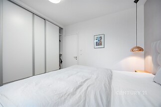 Hlavní ložnice s vestavěnou skříní