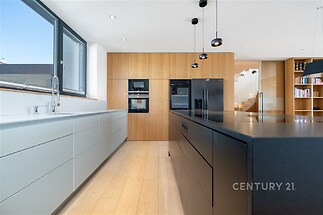 Kuchyňská linka na zakázku, žulový ostrůvek