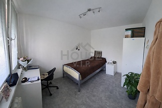 132B4251-F9B2-436F-9DC0-F47C361A60F4