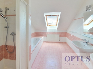 bathroom1a.jpg