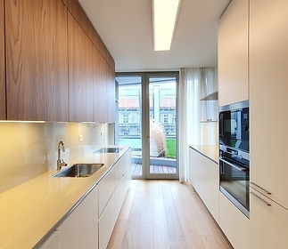 201-kitchenb.jpg